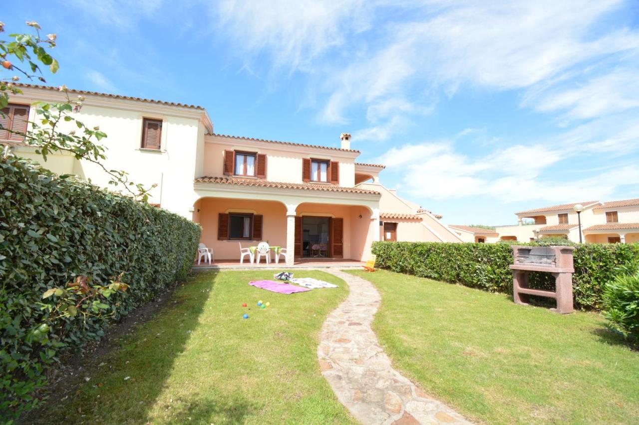 Appartamenti Corallo San Teodoro  Exteriör bild