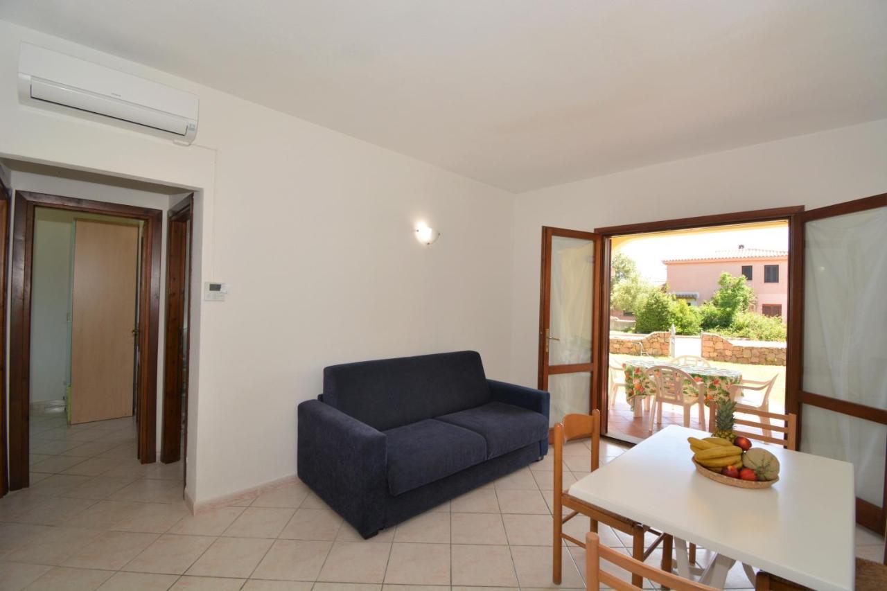 Appartamenti Corallo San Teodoro  Exteriör bild