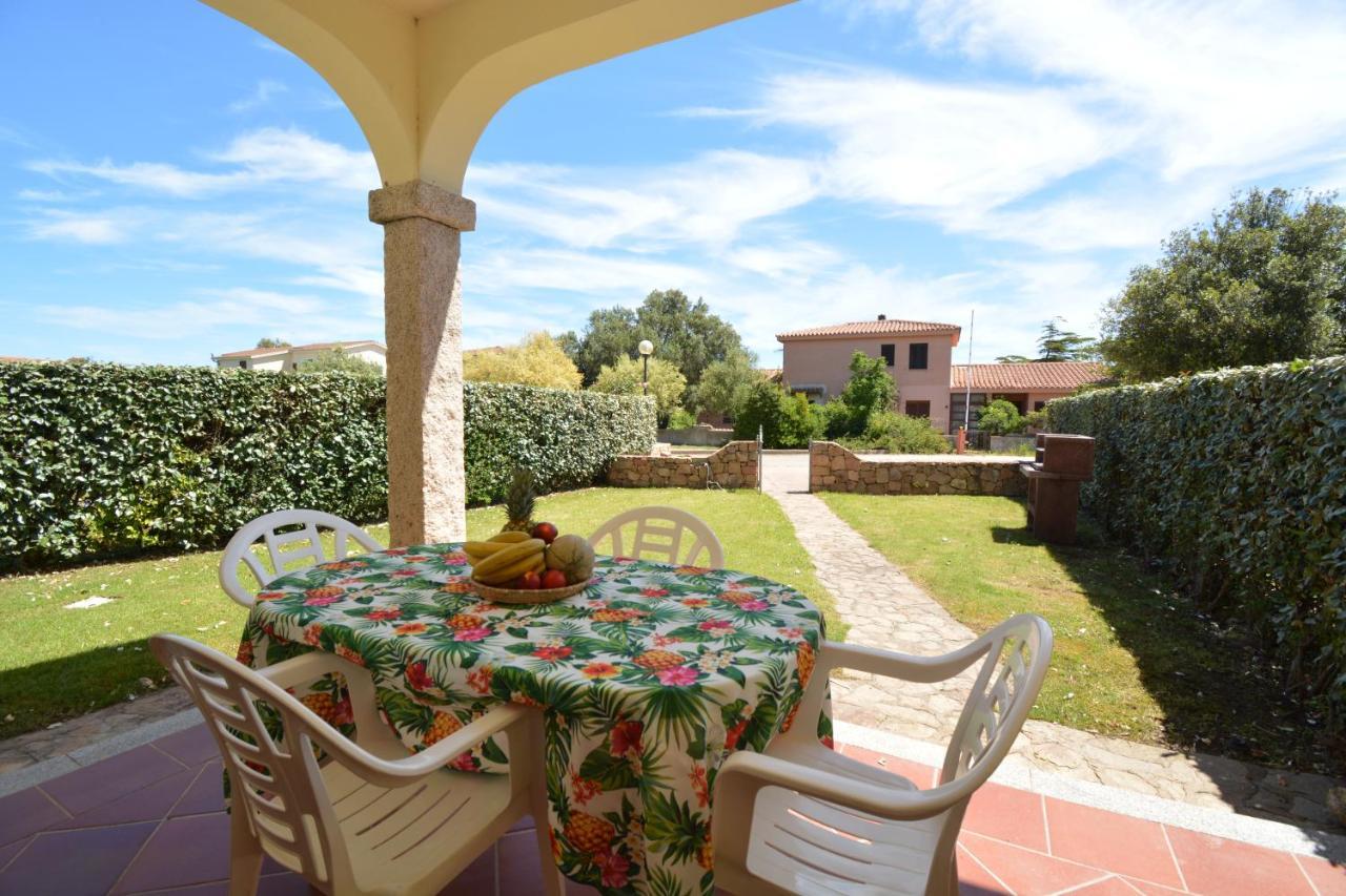 Appartamenti Corallo San Teodoro  Exteriör bild
