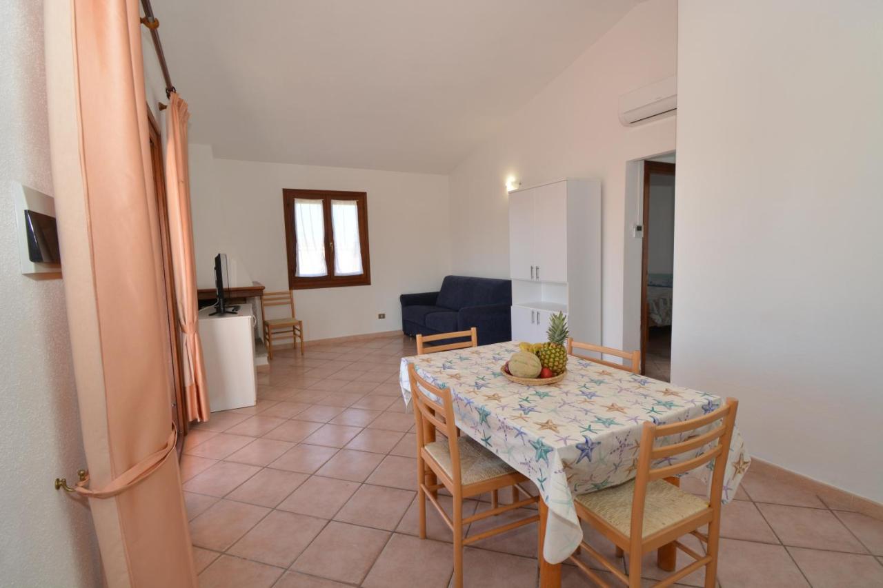 Appartamenti Corallo San Teodoro  Exteriör bild