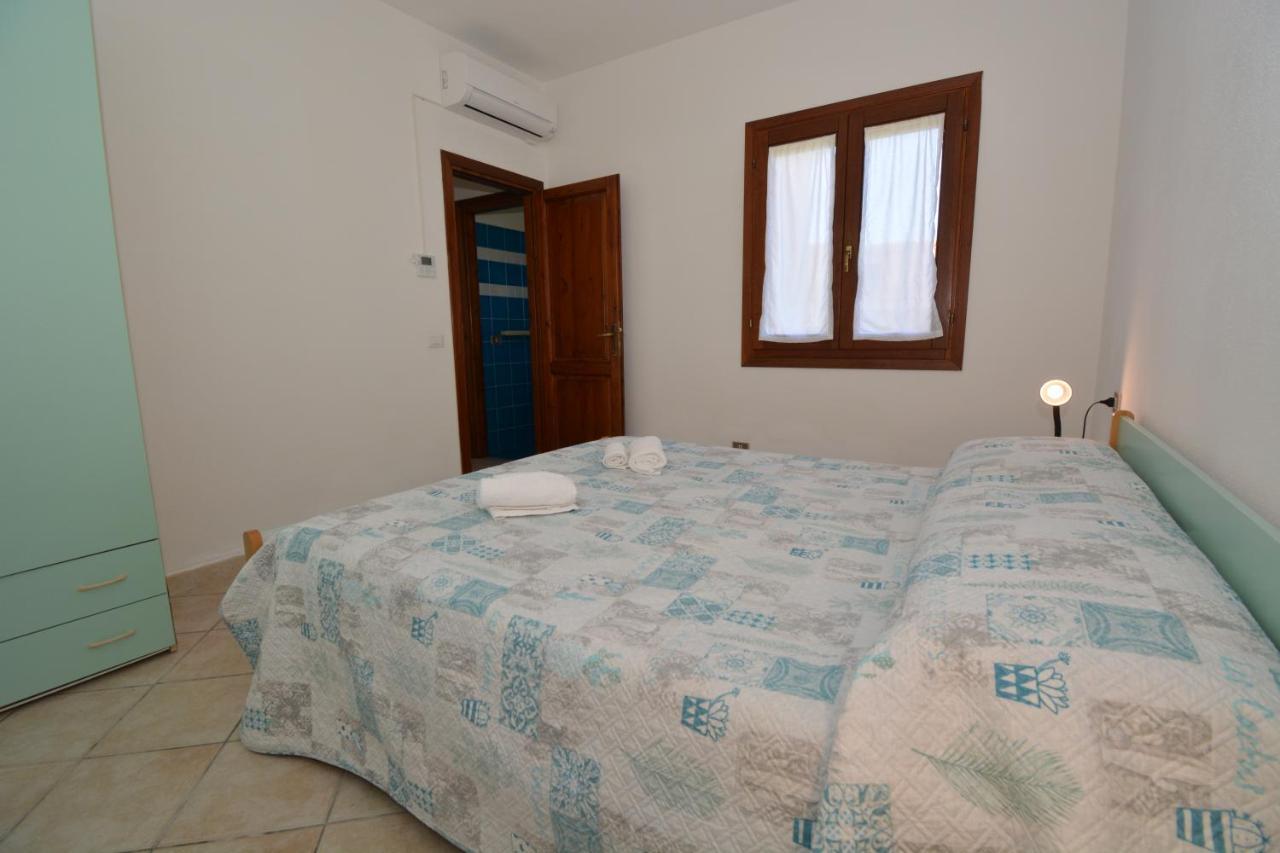 Appartamenti Corallo San Teodoro  Exteriör bild