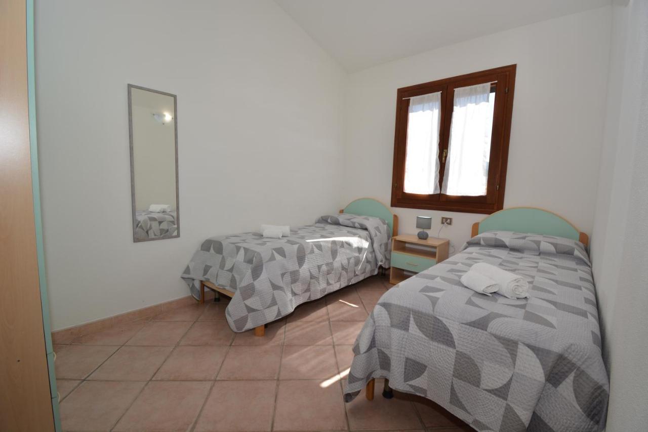 Appartamenti Corallo San Teodoro  Exteriör bild