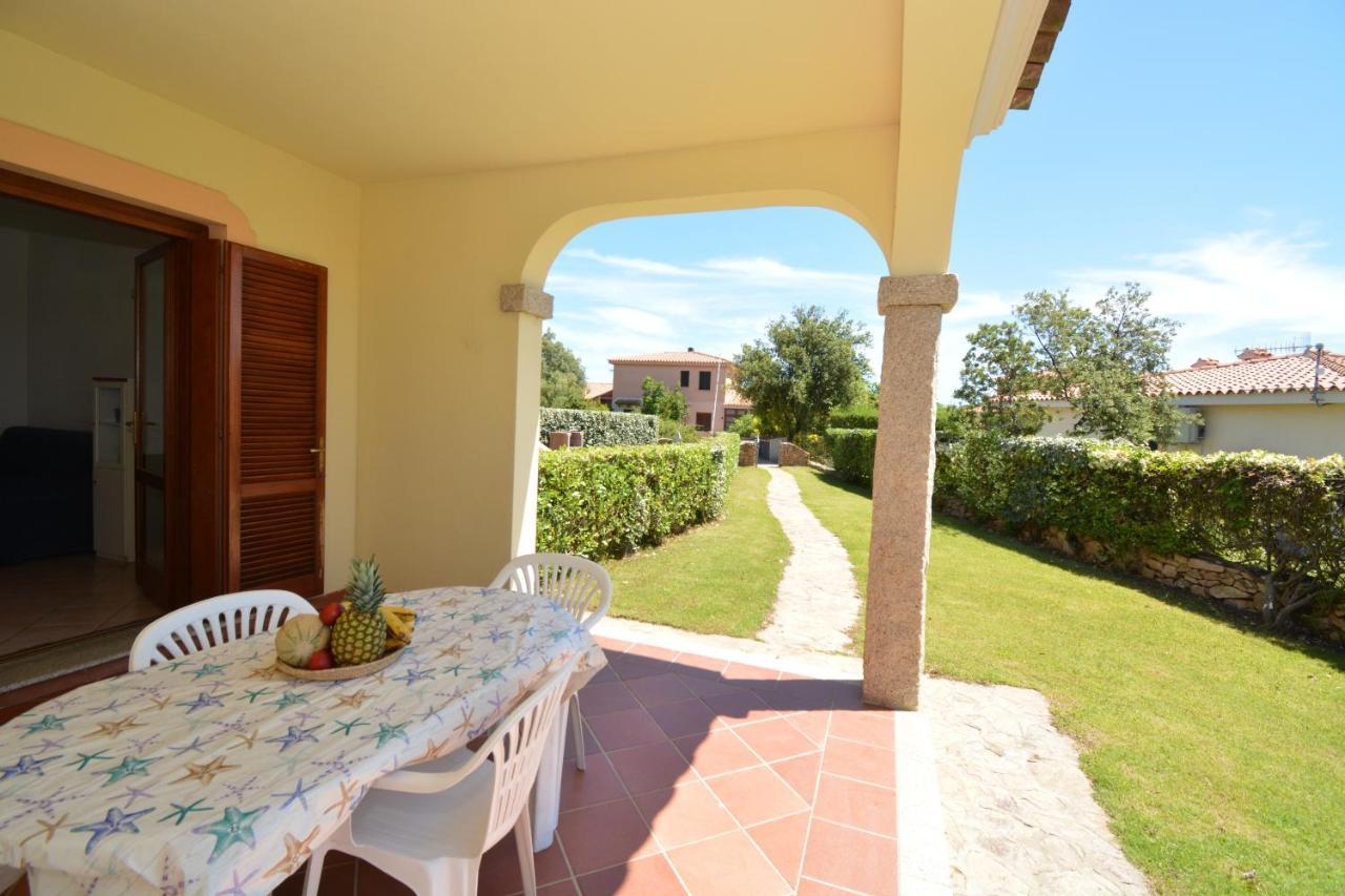 Appartamenti Corallo San Teodoro  Exteriör bild