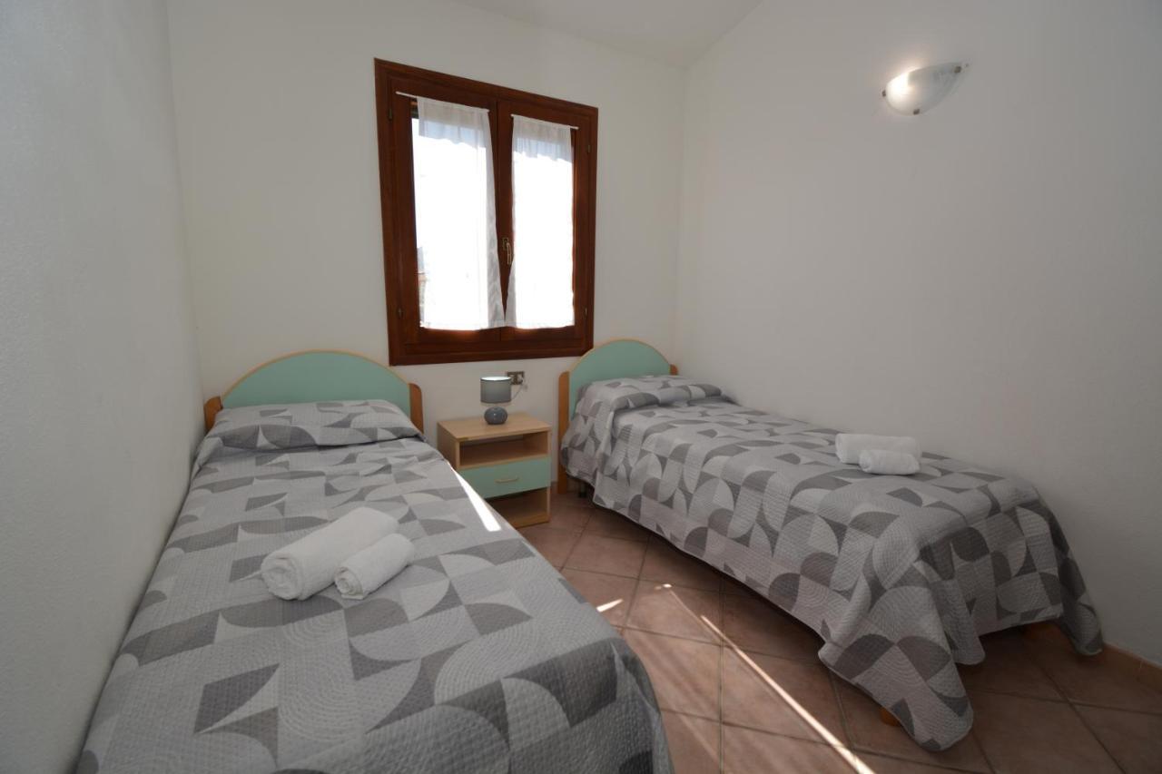 Appartamenti Corallo San Teodoro  Exteriör bild