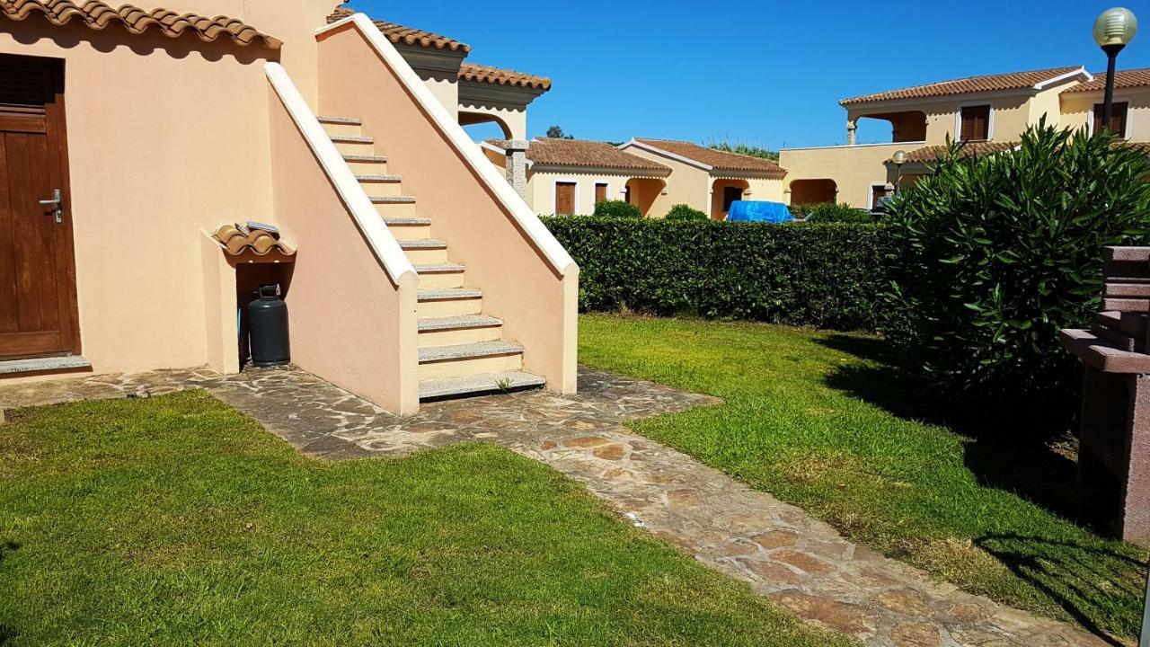Appartamenti Corallo San Teodoro  Exteriör bild